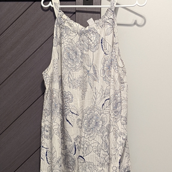 BNWT Gap Tank Top - Picture 1 of 3
